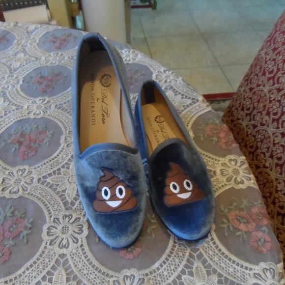 Del Loro Light Blue Velvet Poop Emoji Slip On Loafers Size 6.5M - Picture 2 of 14